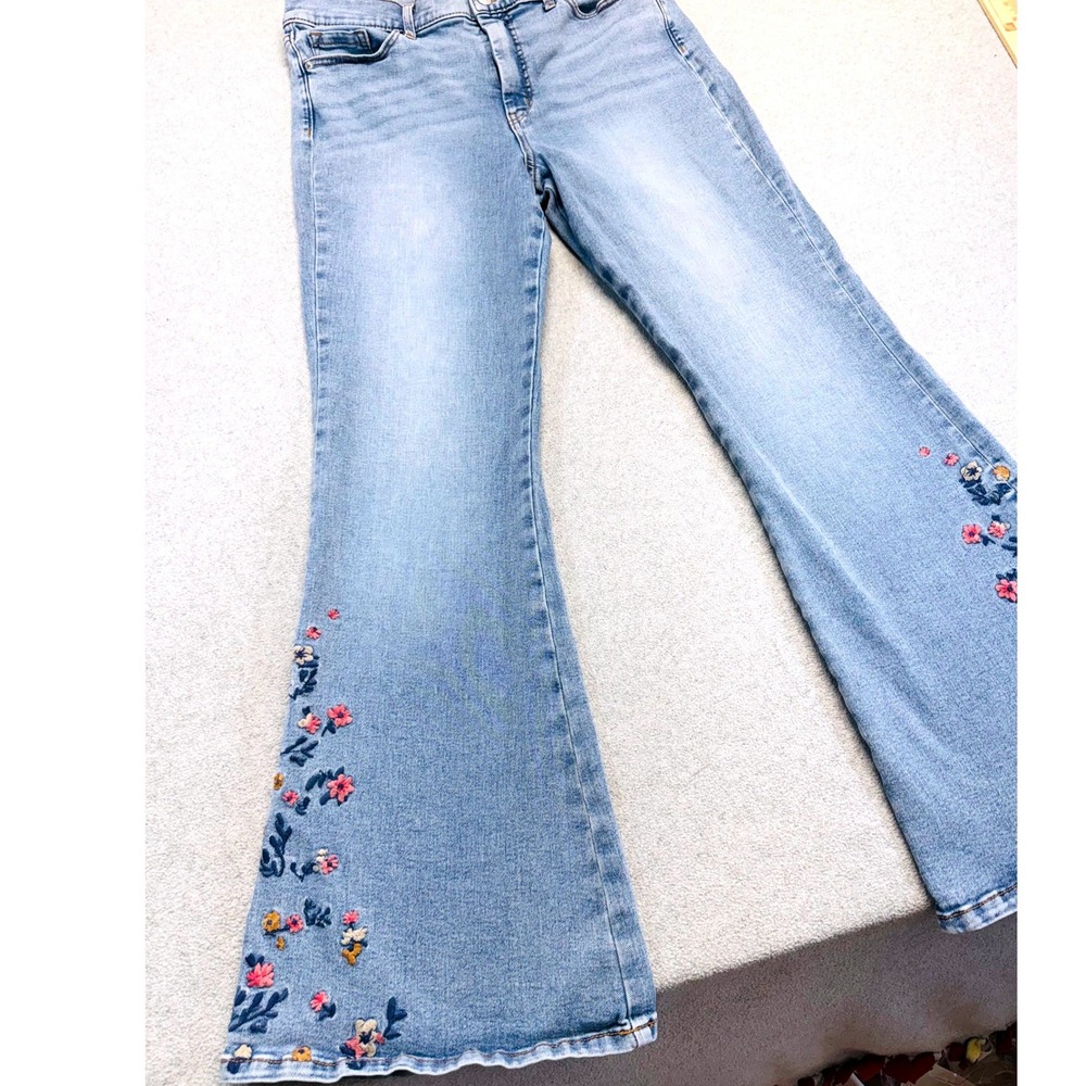 Jessica Simpson Daisy Flare Jeans Women 14 Embroidered Floral Light Wash Hippie - Picture 2 of 13